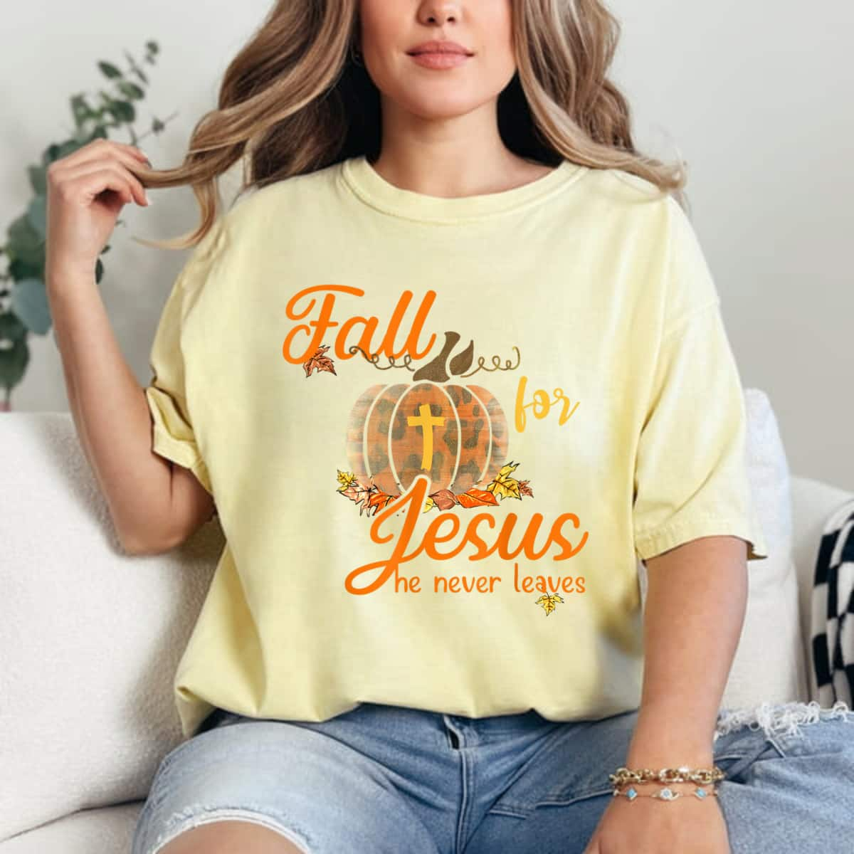 Fall For Jesus He Never Leaves Leopard Pumpkin Christian T-Shirt